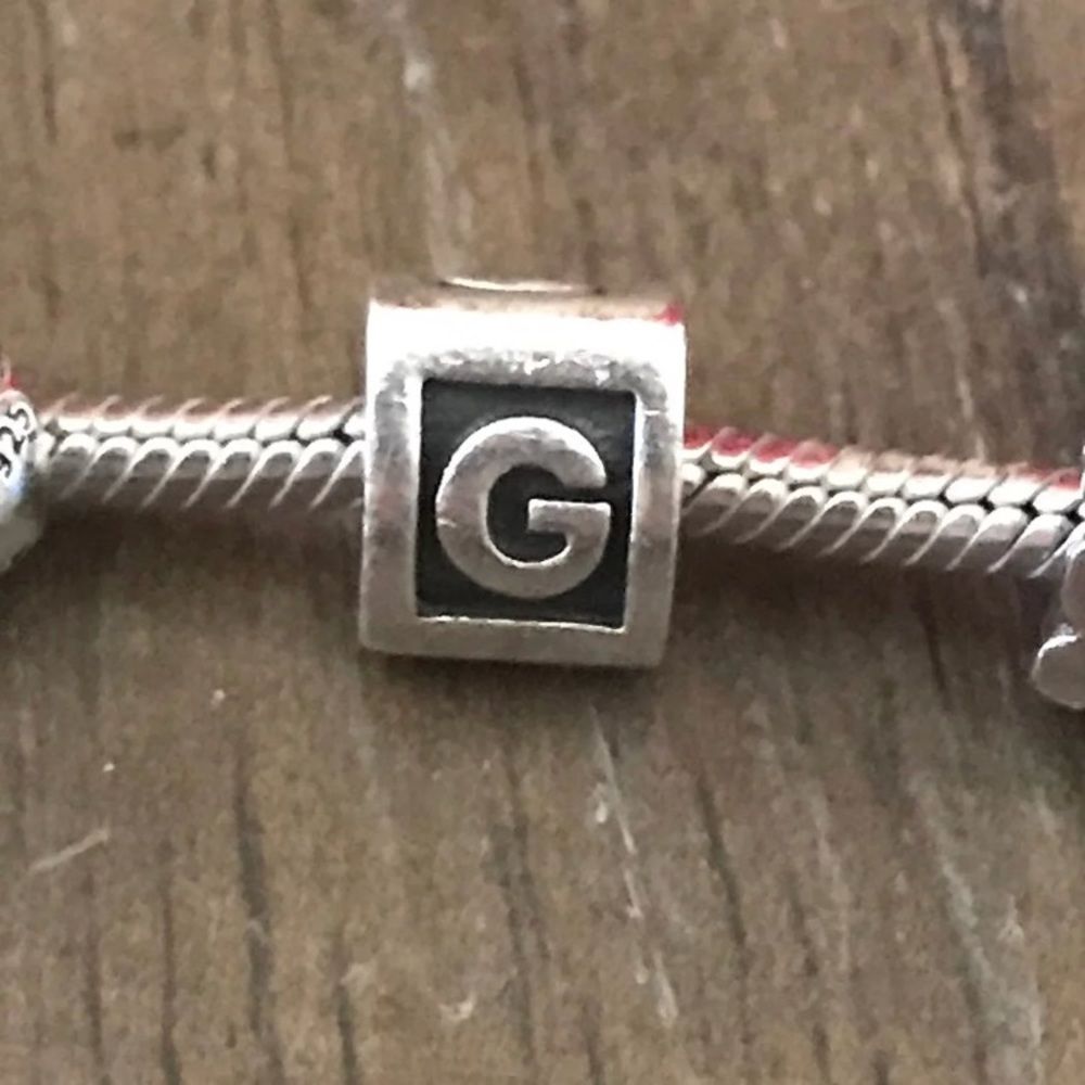 Retired 100% authentic pandora charm